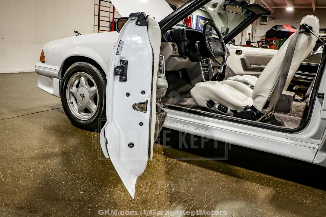 1990 Ford Mustang