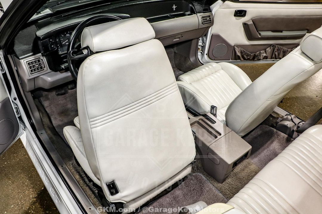 1990 Ford Mustang