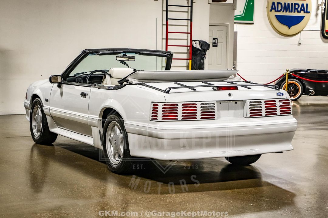1990 Ford Mustang
