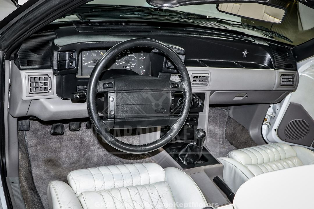 1990 Ford Mustang