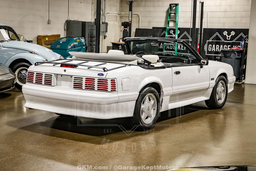 1990 Ford Mustang