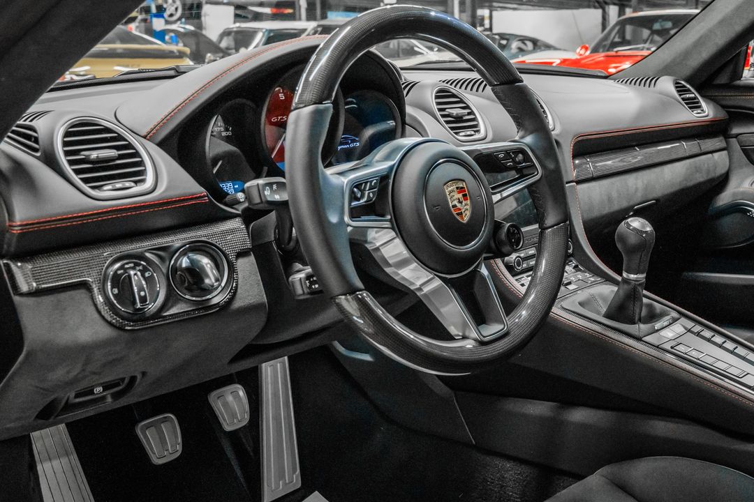 2025 Porsche 718 Cayman