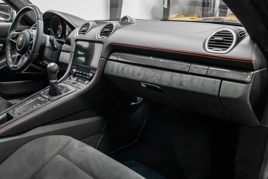 2025 Porsche 718 Cayman