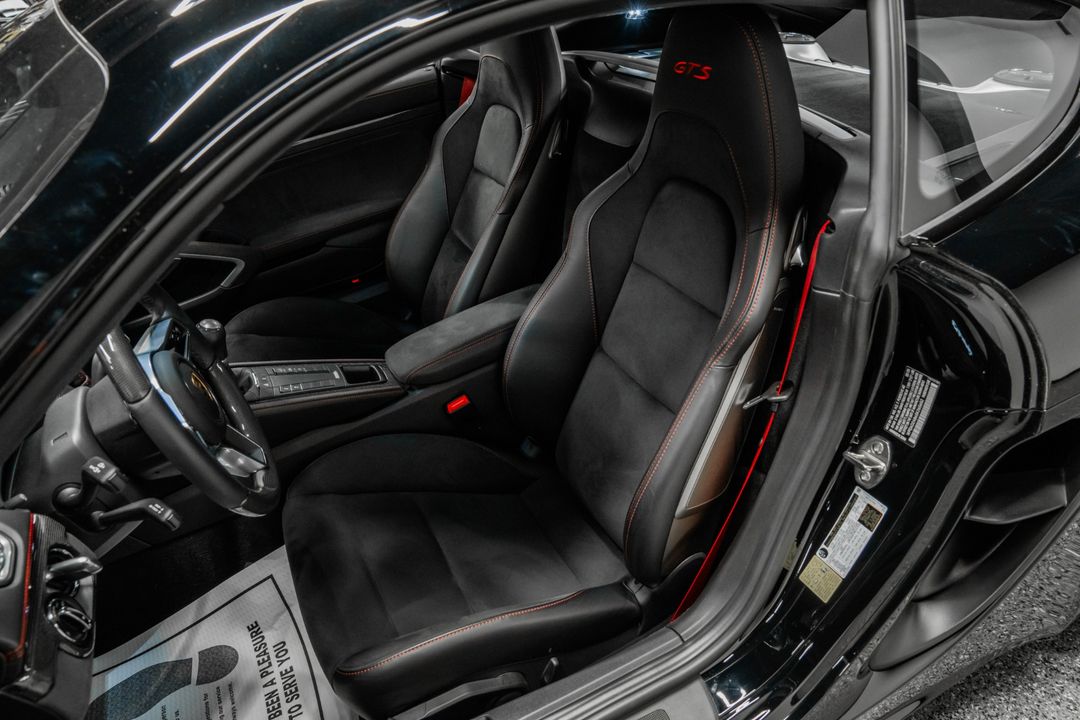 2025 Porsche 718 Cayman