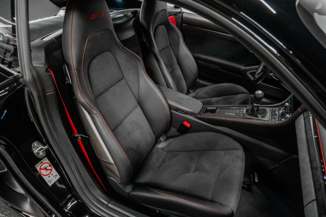 2025 Porsche 718 Cayman