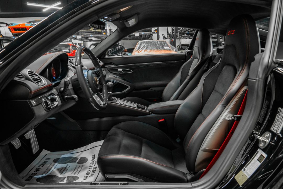 2025 Porsche 718 Cayman