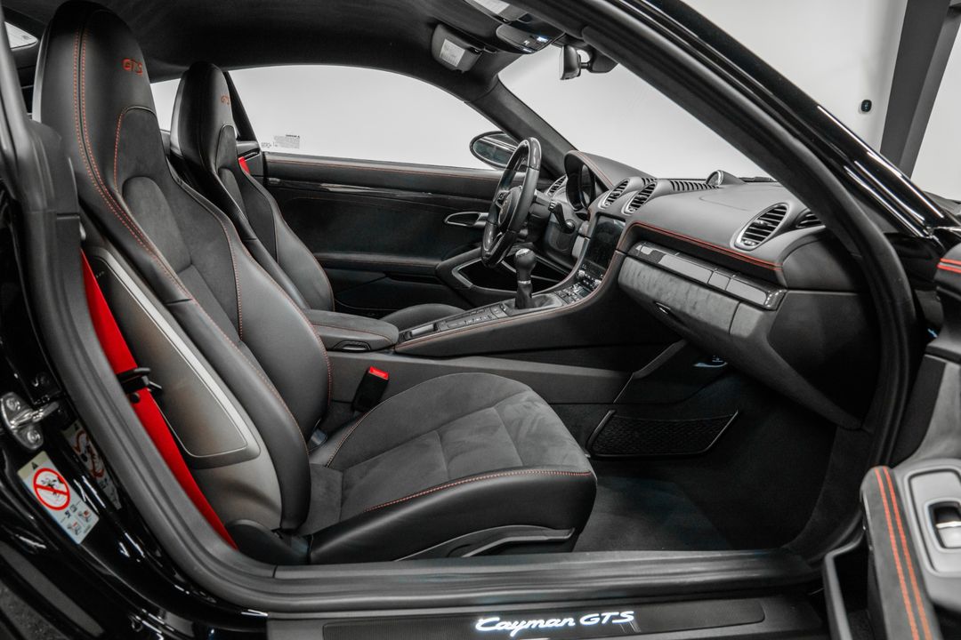 2025 Porsche 718 Cayman