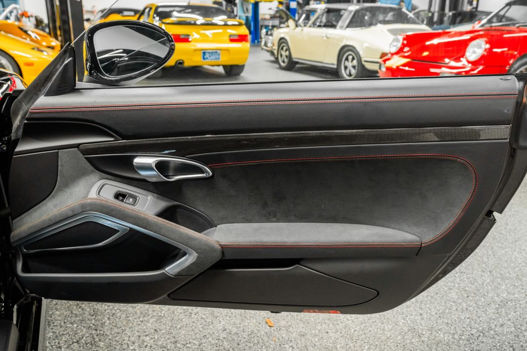 2025 Porsche 718 Cayman