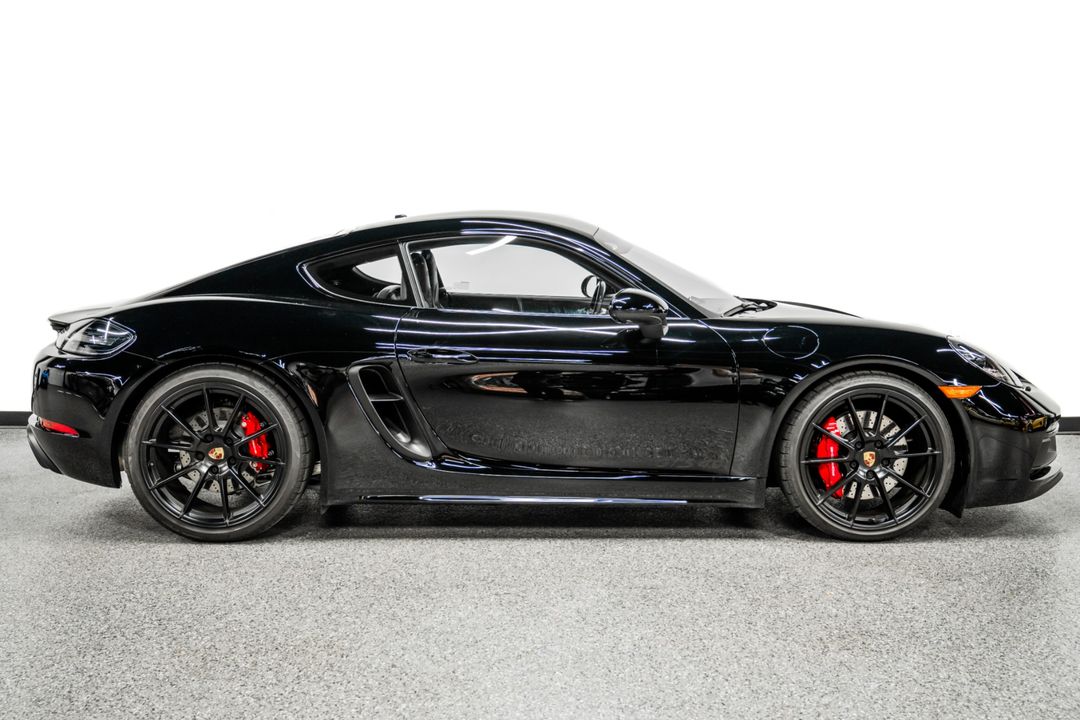 2025 Porsche 718 Cayman