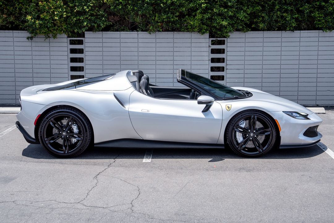 2024 Ferrari 296 GTS