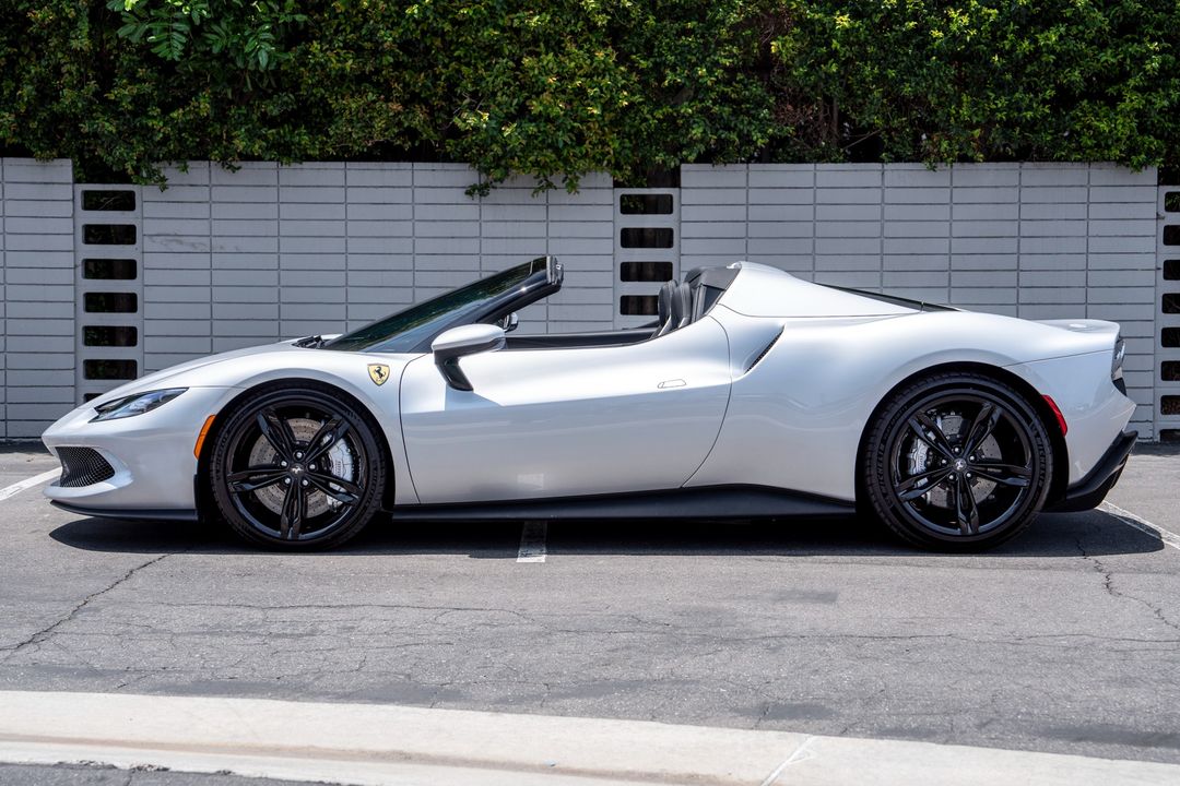 2024 Ferrari 296 GTS