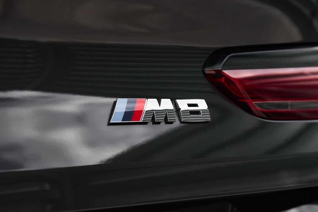 2021 BMW M8