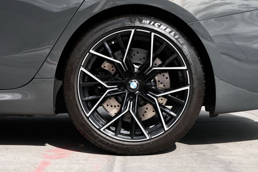 2021 BMW M8