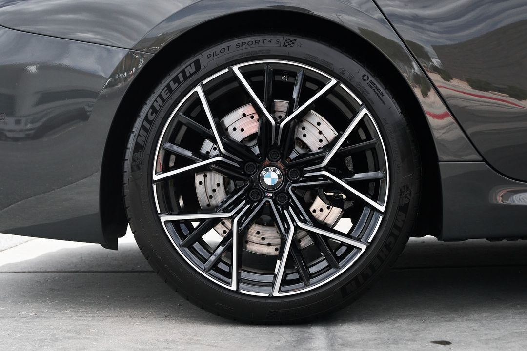 2021 BMW M8