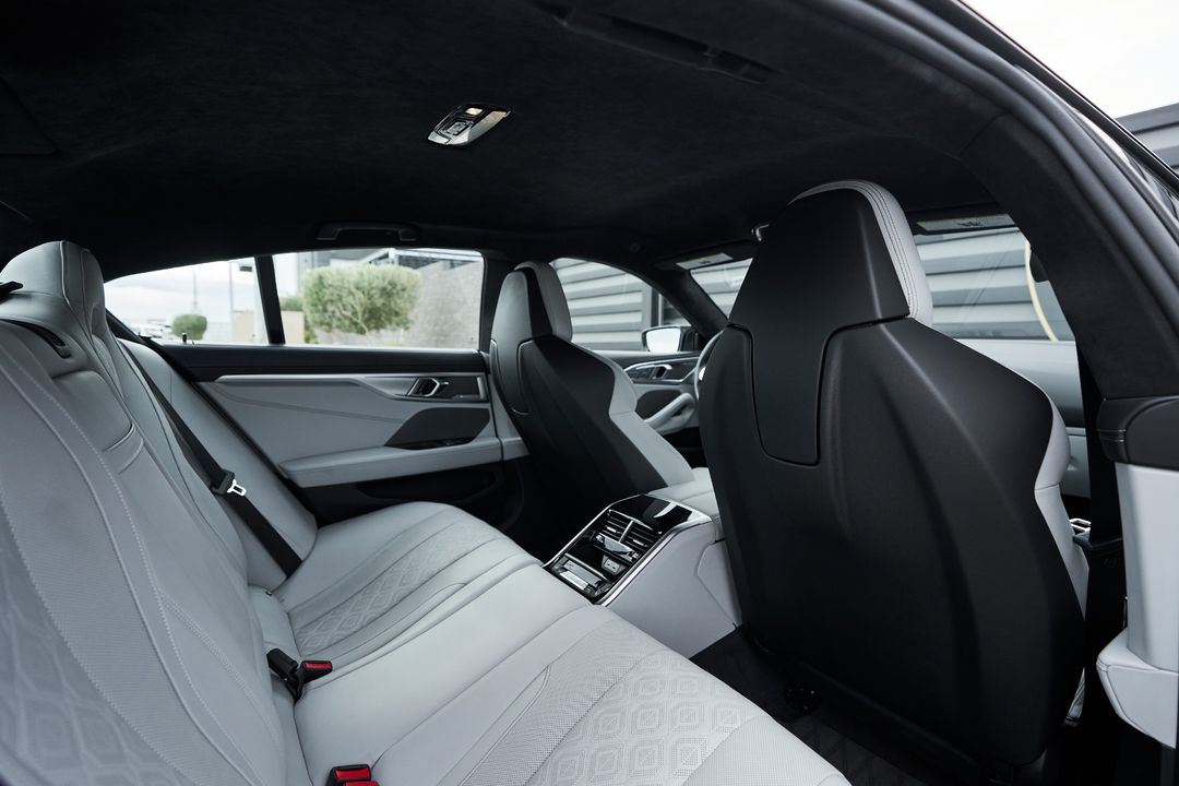 2021 BMW M8