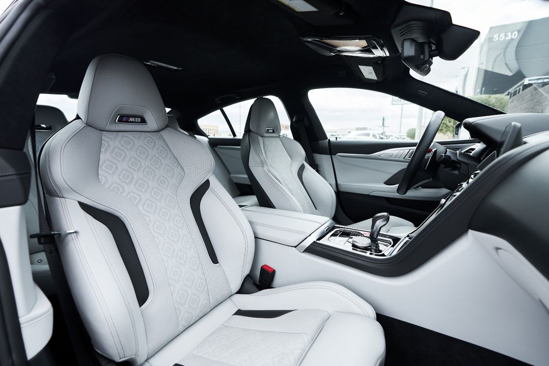 2021 BMW M8