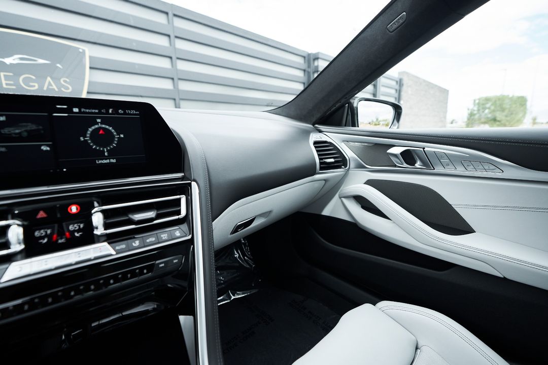 2021 BMW M8