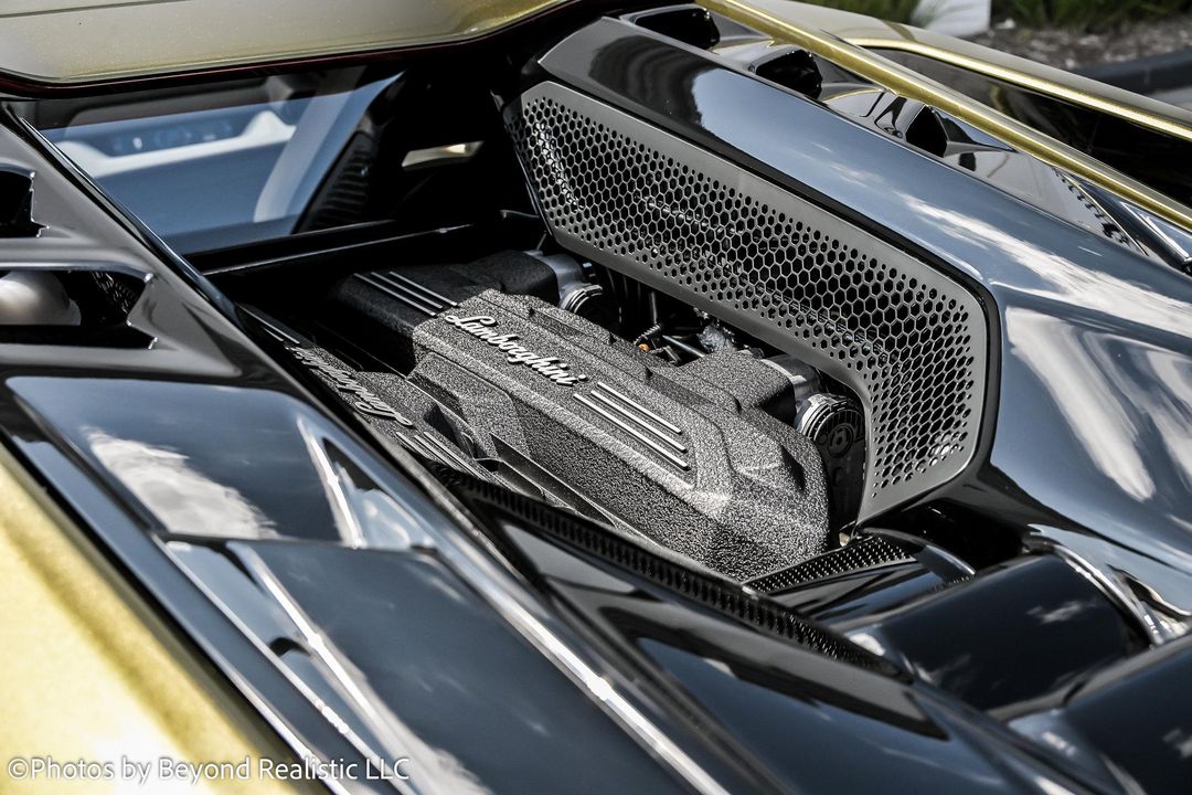 2025 Lamborghini Revuelto