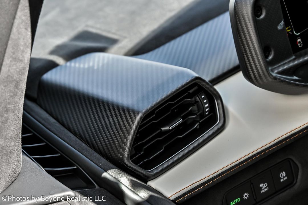 2025 Lamborghini Revuelto