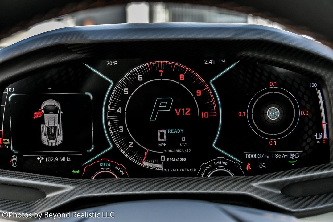 2025 Lamborghini Revuelto