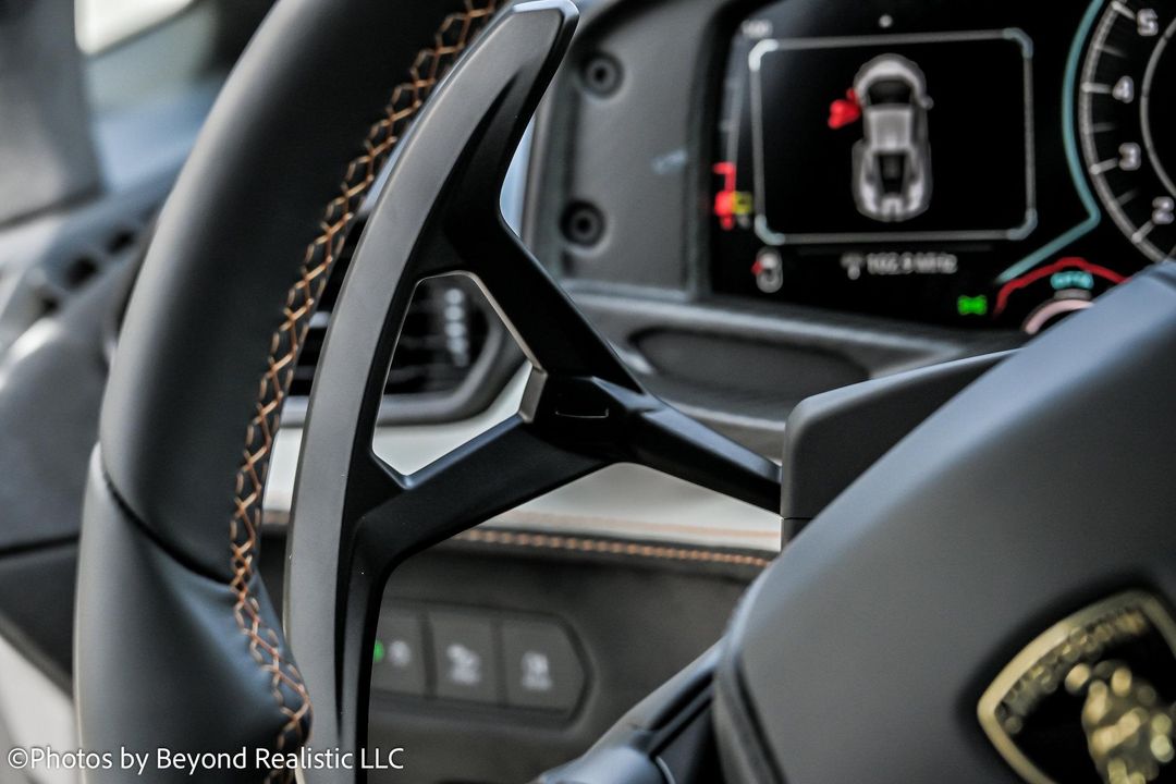 2025 Lamborghini Revuelto
