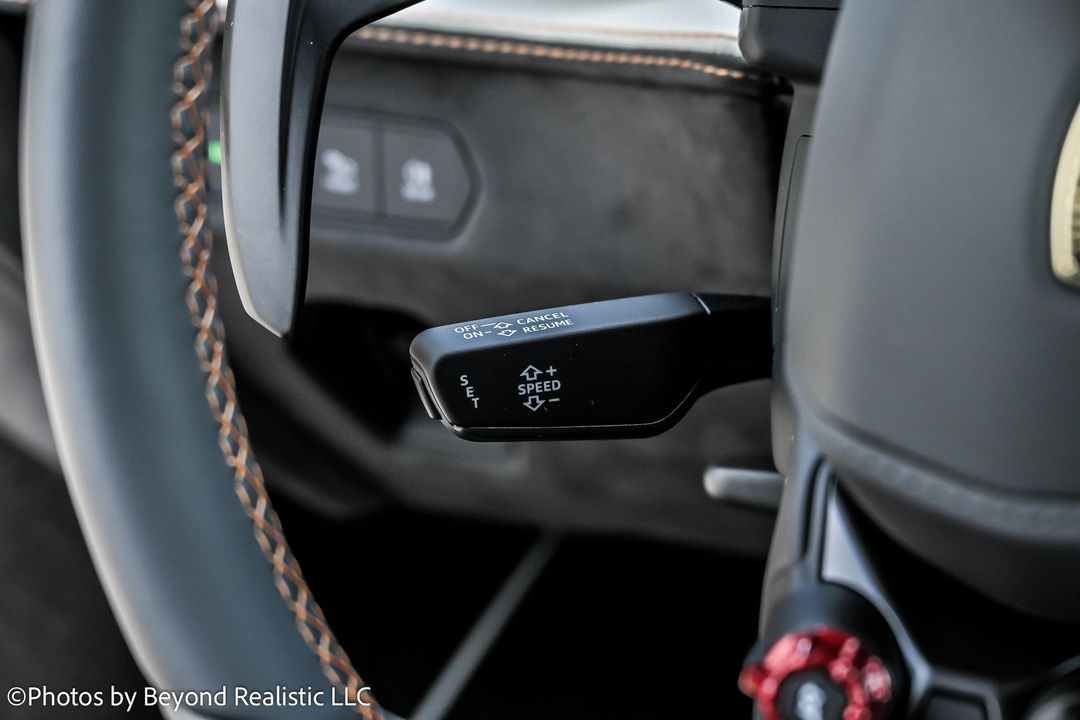 2025 Lamborghini Revuelto