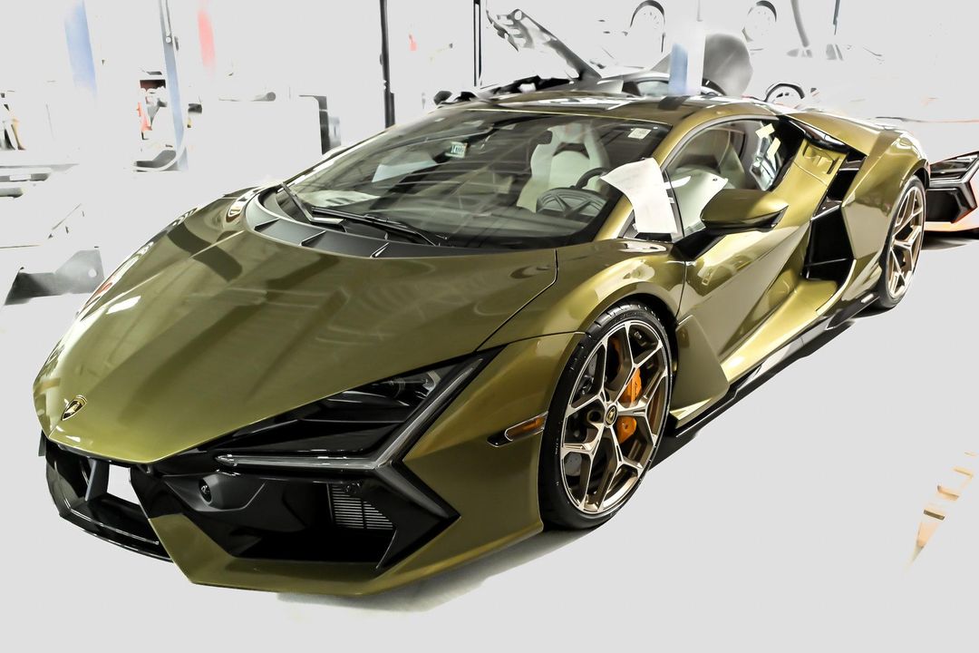 2025 Lamborghini Revuelto