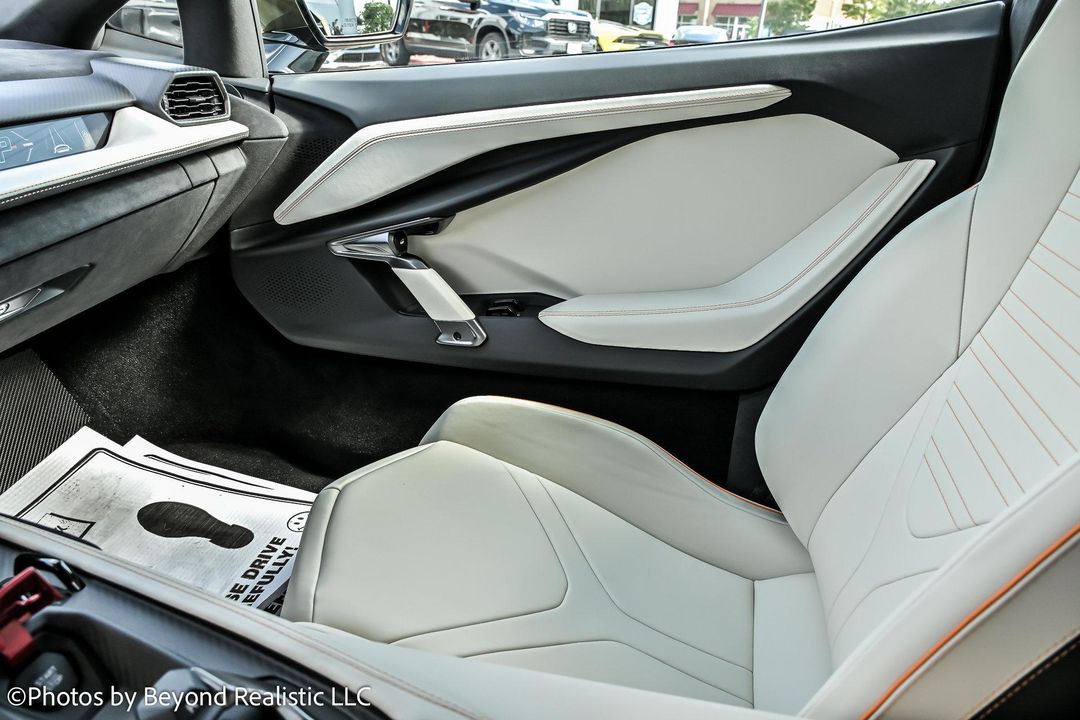 2025 Lamborghini Revuelto