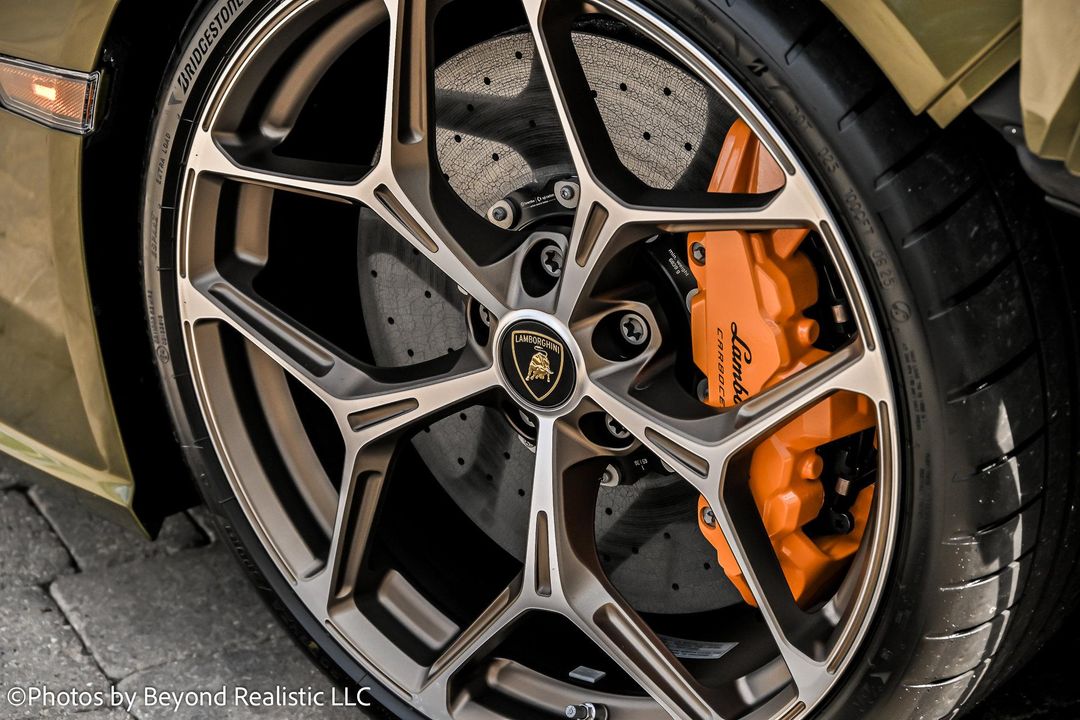 2025 Lamborghini Revuelto