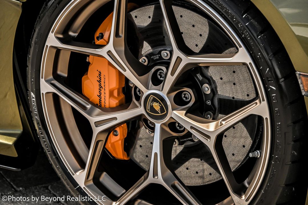 2025 Lamborghini Revuelto