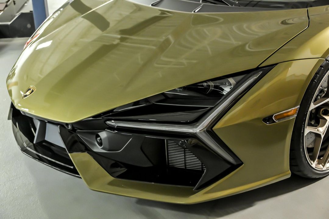 2025 Lamborghini Revuelto