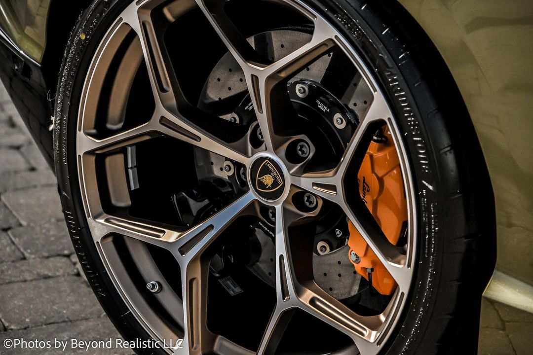 2025 Lamborghini Revuelto