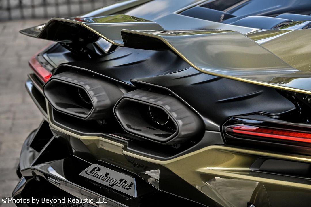 2025 Lamborghini Revuelto