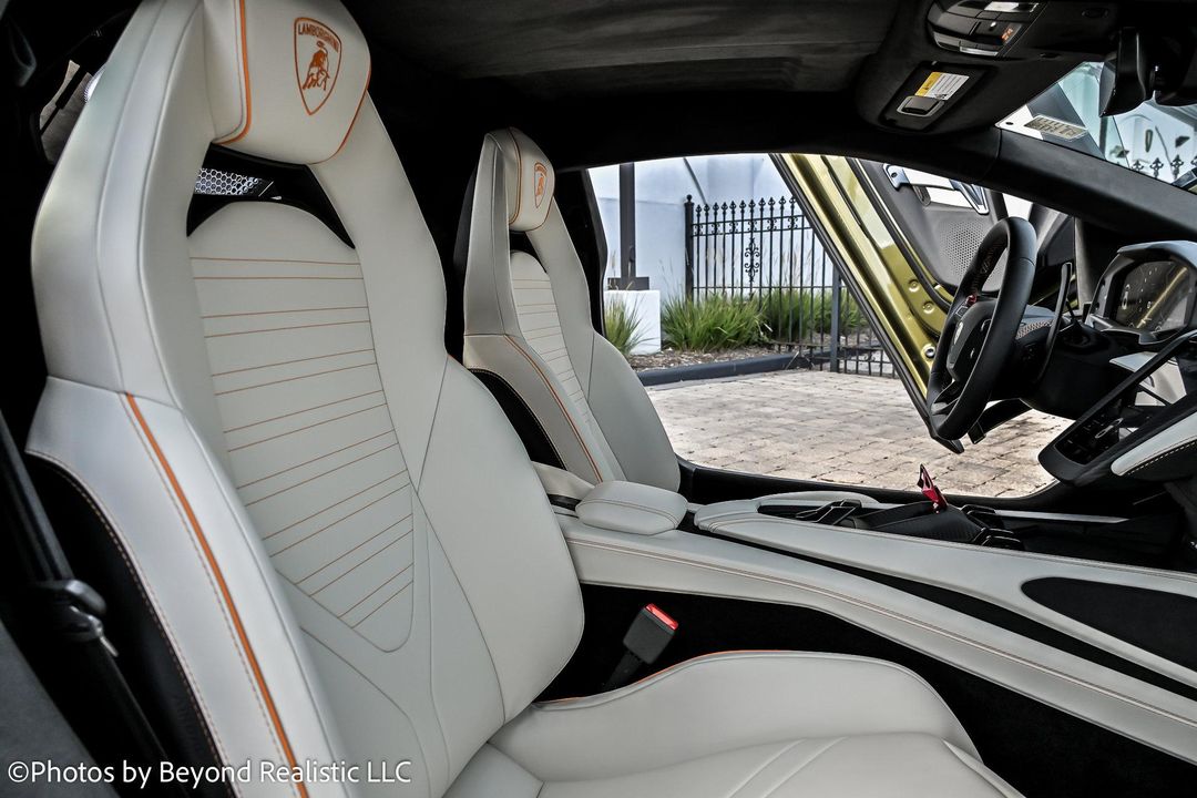2025 Lamborghini Revuelto