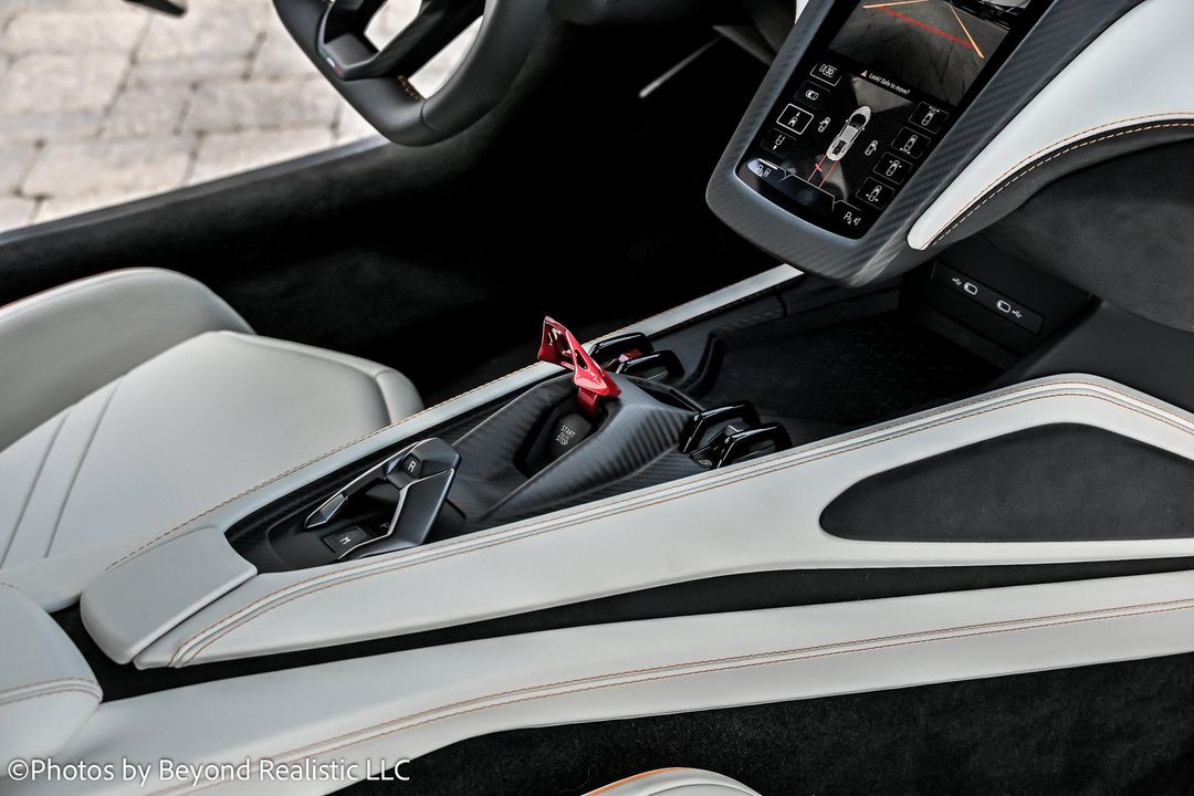 2025 Lamborghini Revuelto