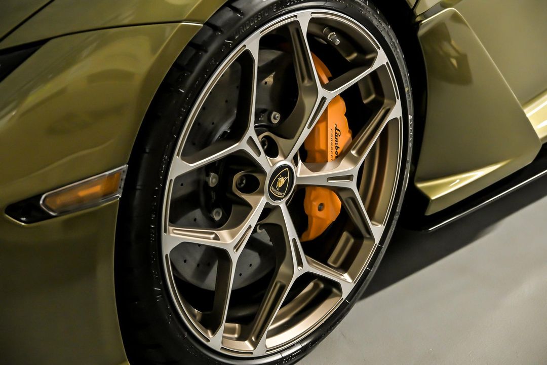 2025 Lamborghini Revuelto