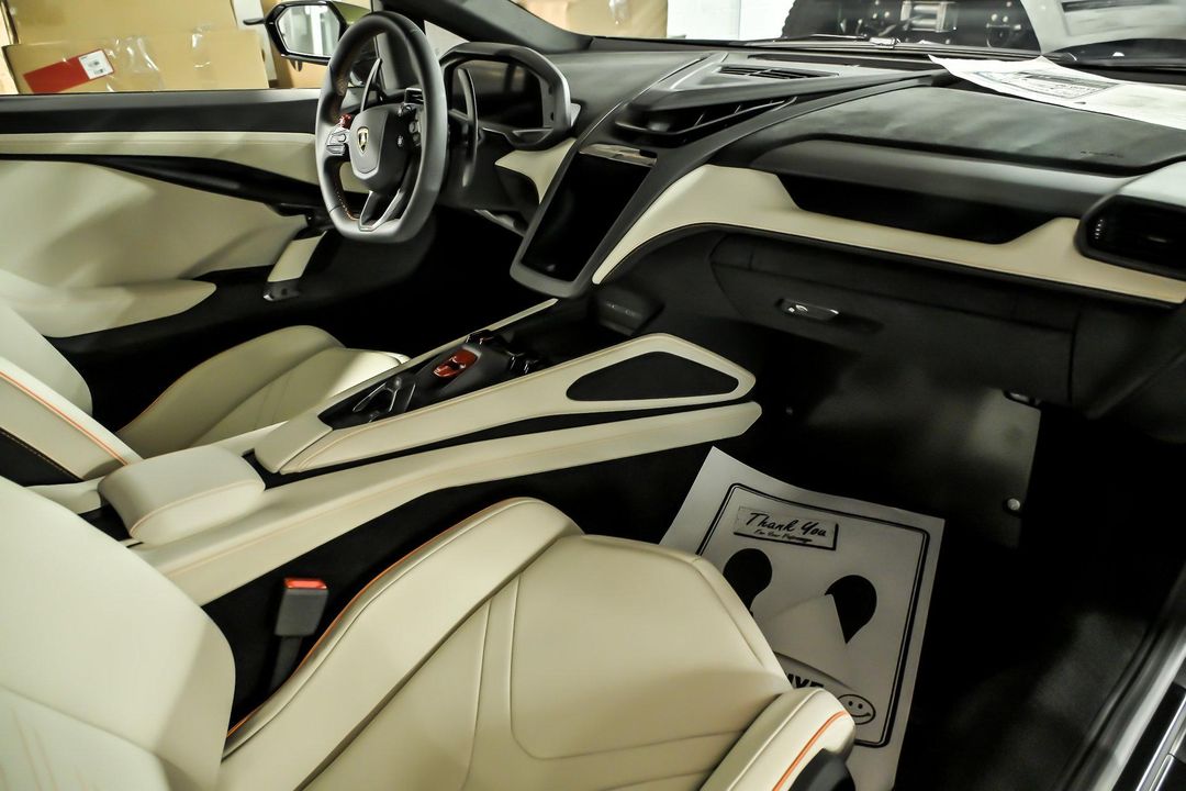 2025 Lamborghini Revuelto