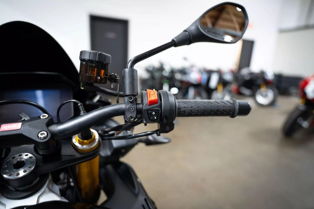 2022 Aprilia Tuono V4 1100 Factory