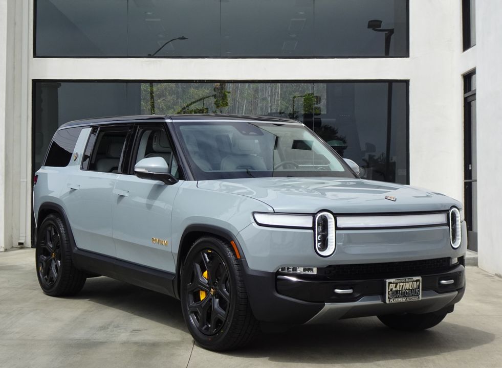 2024 Rivian R1S