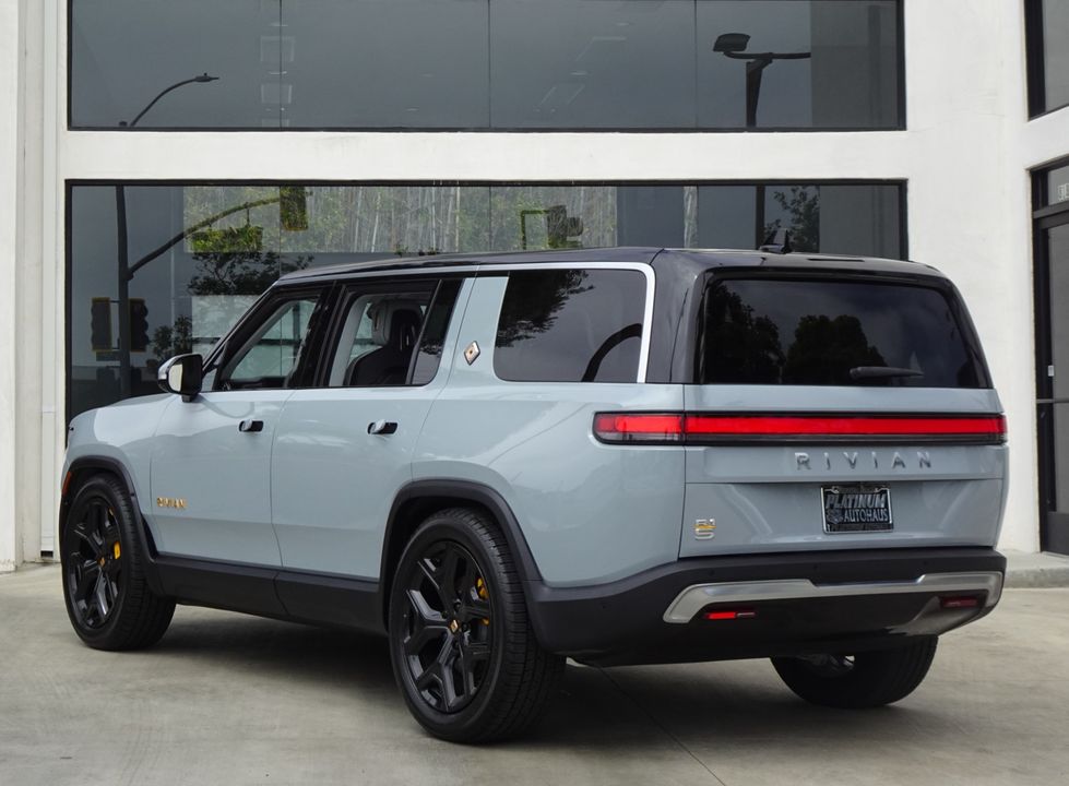 2024 Rivian R1S