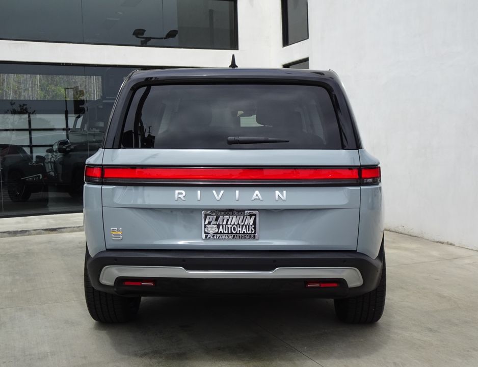 2024 Rivian R1S