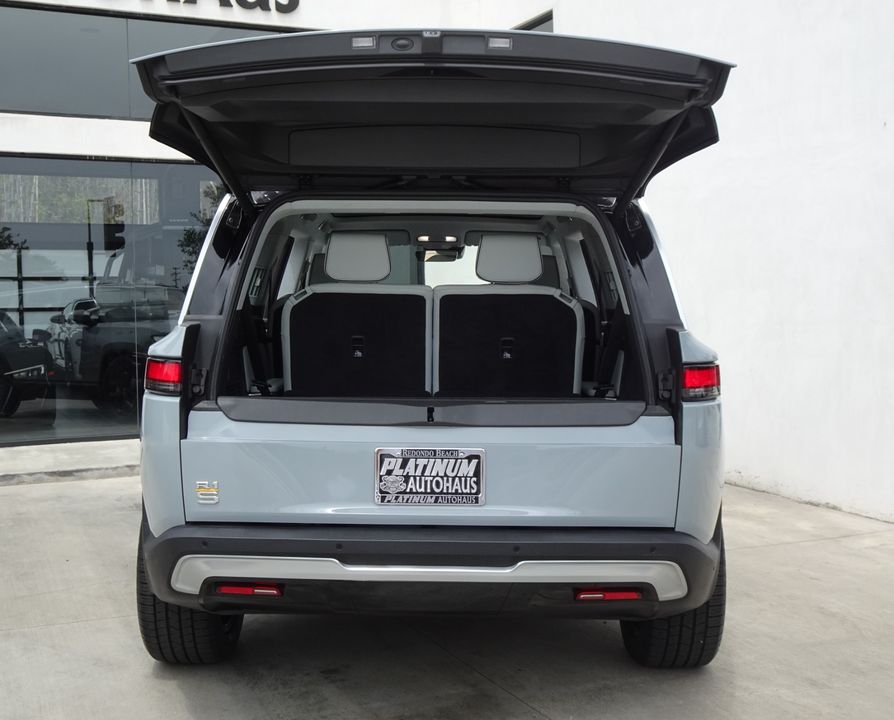 2024 Rivian R1S