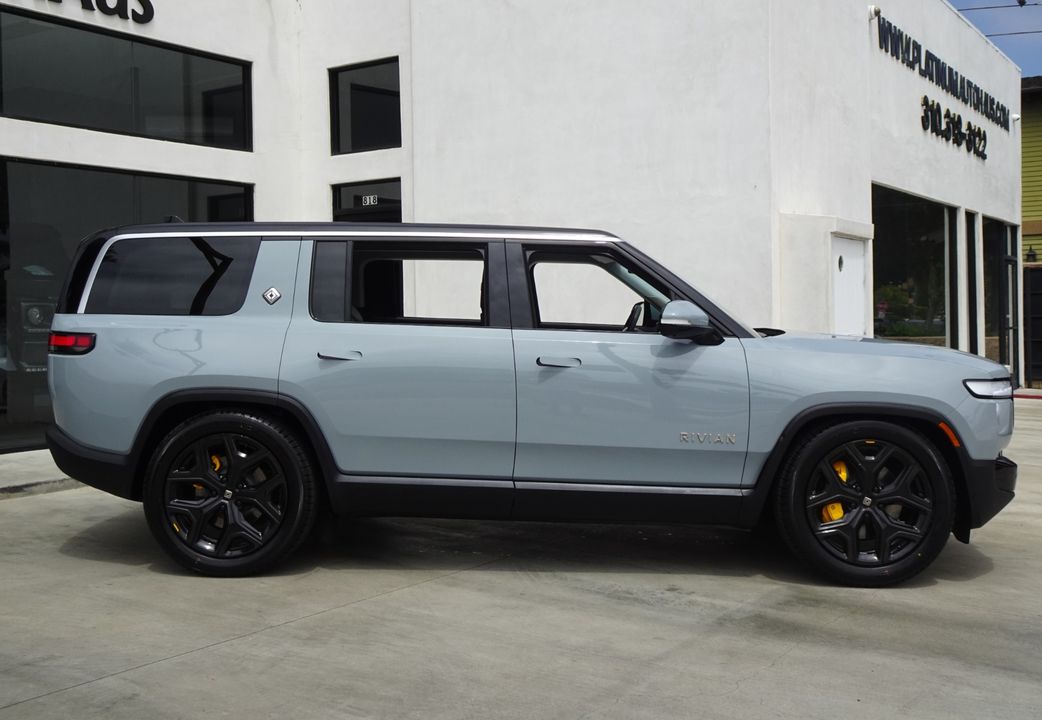 2024 Rivian R1S