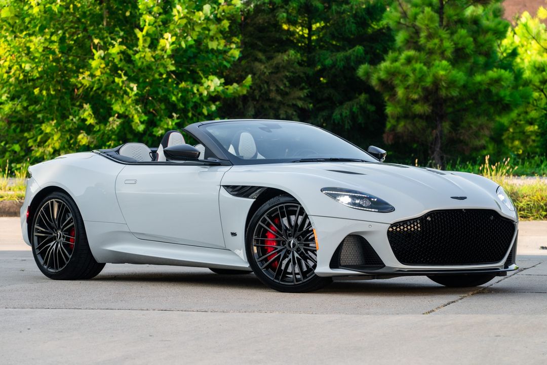 2023 Aston Martin DBS
