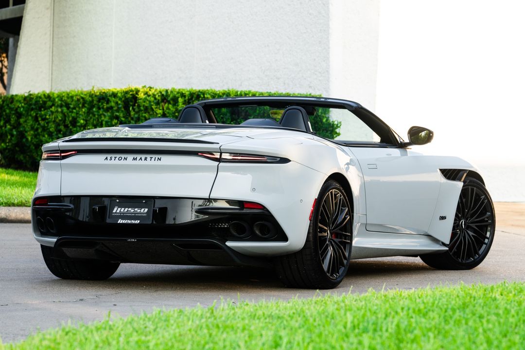 2023 Aston Martin DBS