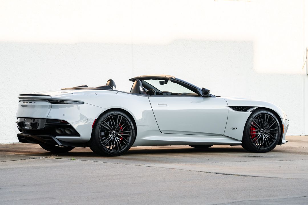 2023 Aston Martin DBS