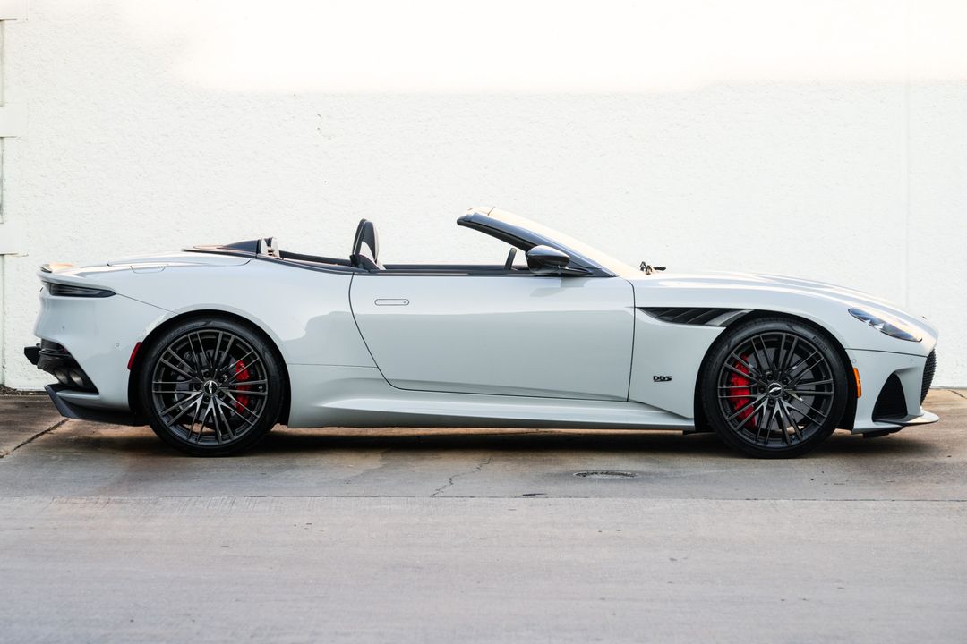 2023 Aston Martin DBS