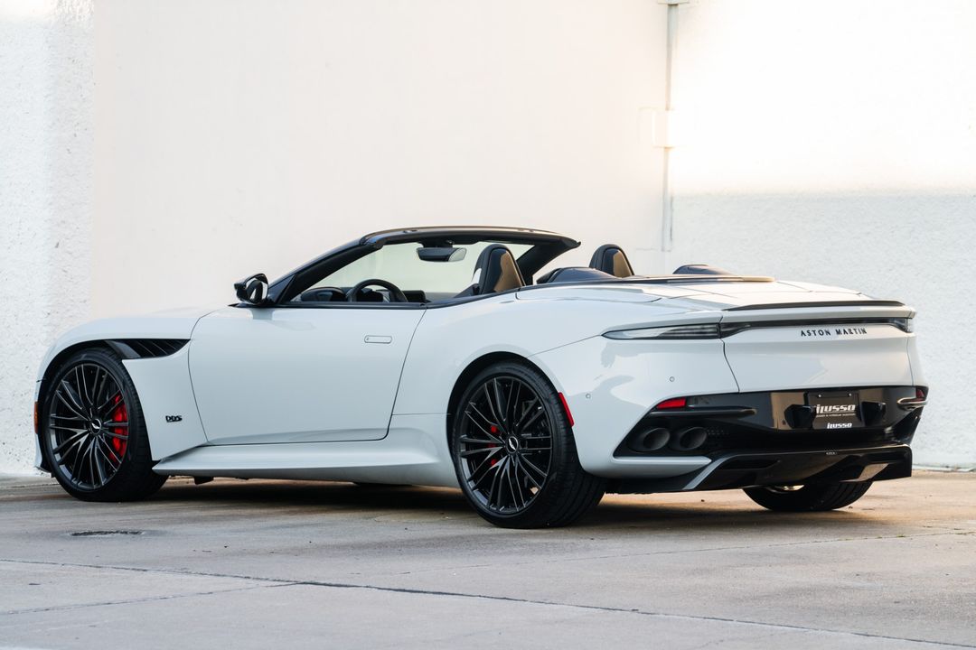 2023 Aston Martin DBS