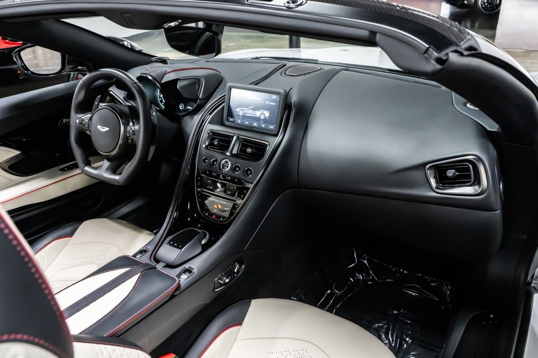 2023 Aston Martin DBS