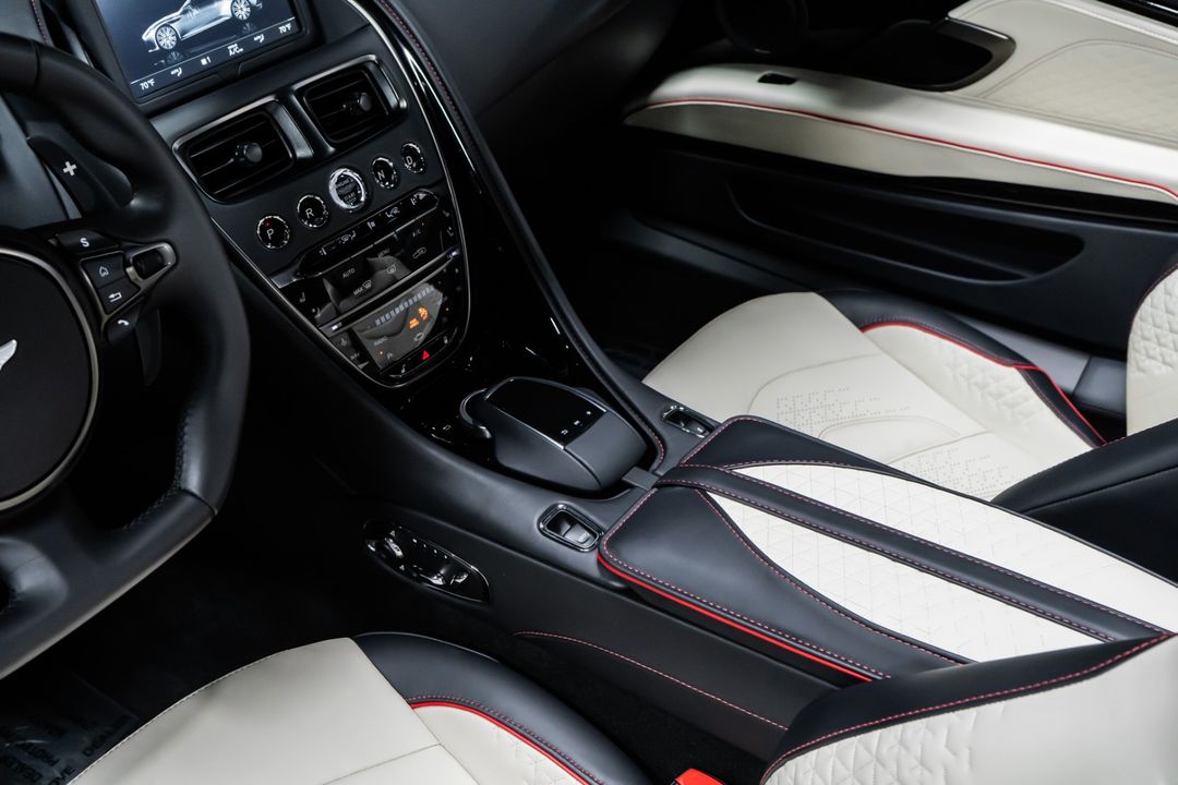 2023 Aston Martin DBS
